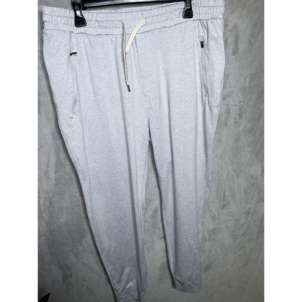 Vuori Ponto Performance Joggers Men's XXL Platinum Heather DreamKnit V438 EUC